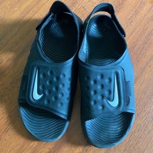 Nike Sunray Sandal size 1Y